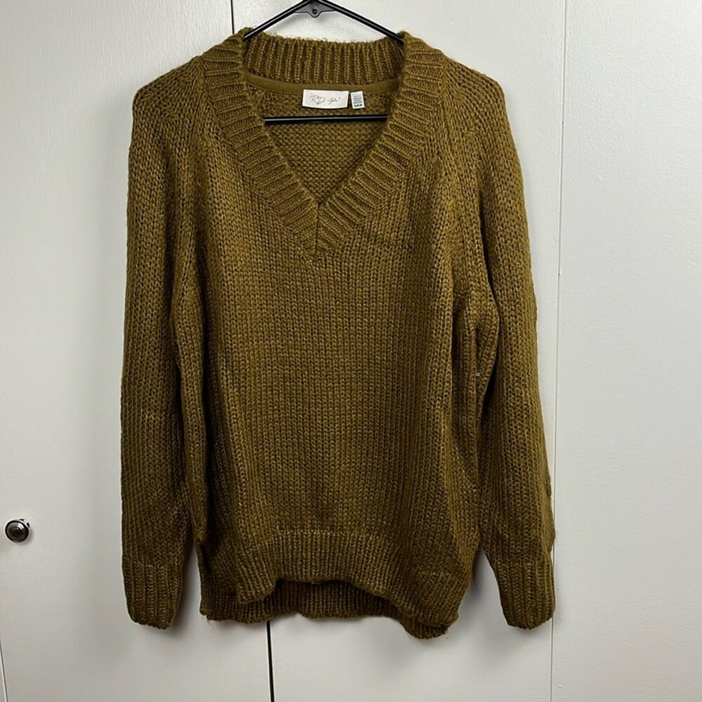 RD Style V Neck Sweater Light Brown Long Sleeve Pullover Acrylic Small NWOT